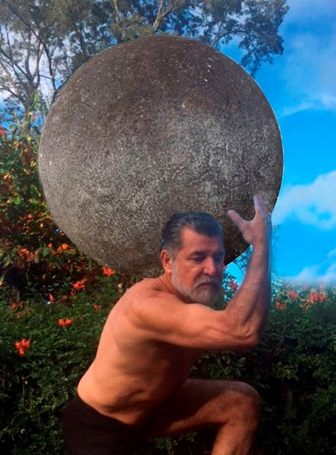 IBO cargando el mundo